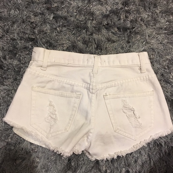 size 2 shorts - Picture 3 of 3